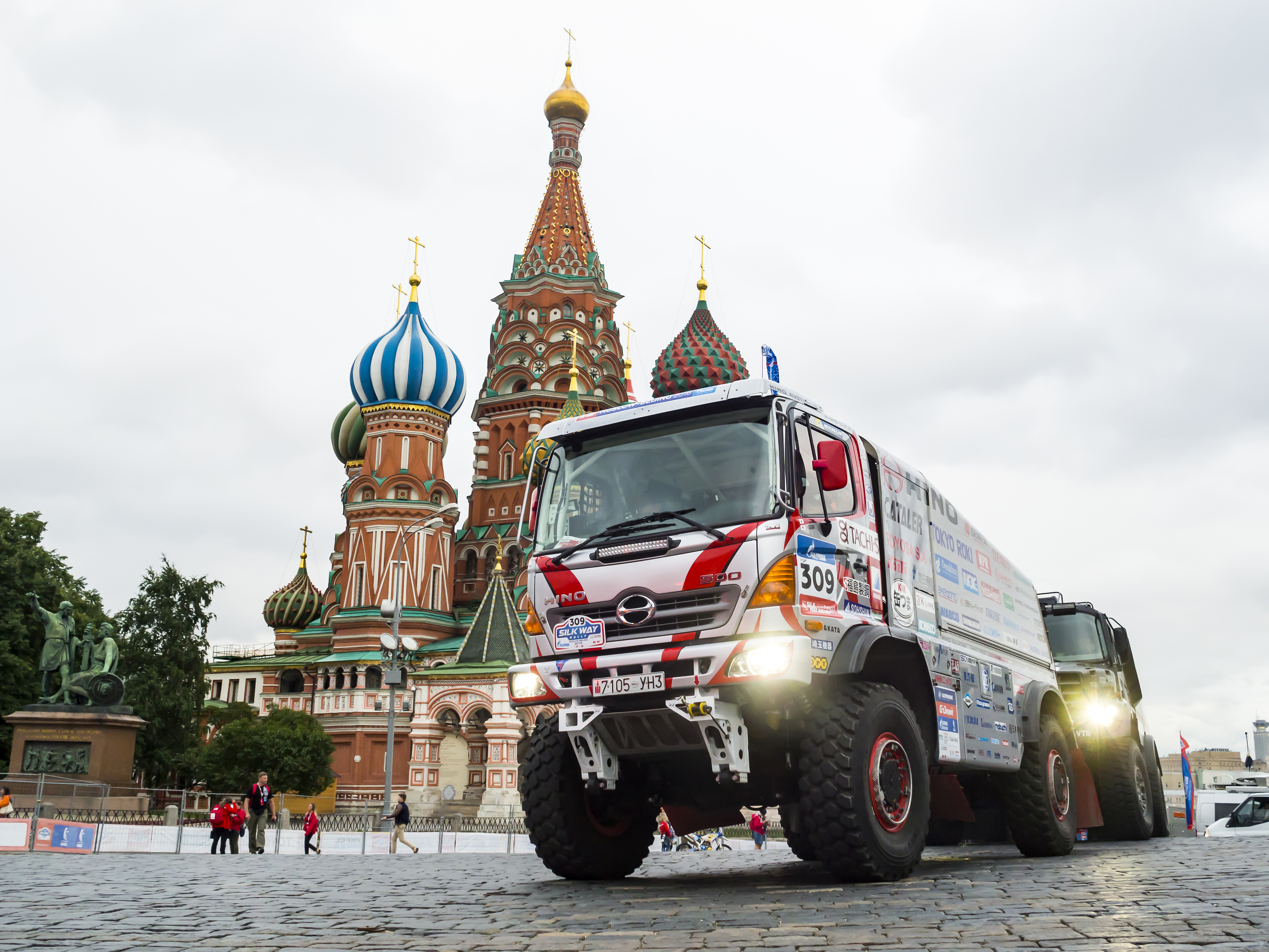 Ралли-рейд «Шелковый путь» стартовал