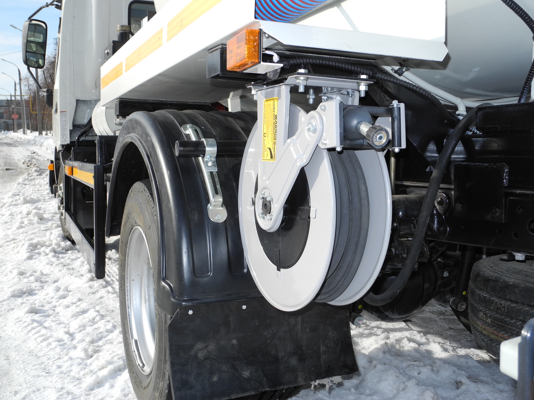 Илосос на базе шасси HINO 300