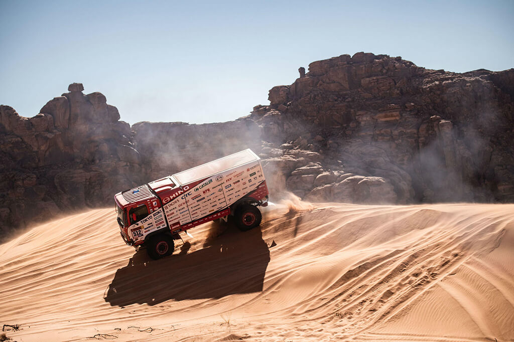 Грузовик Hino финишировал в ралли «Дакар-2020»