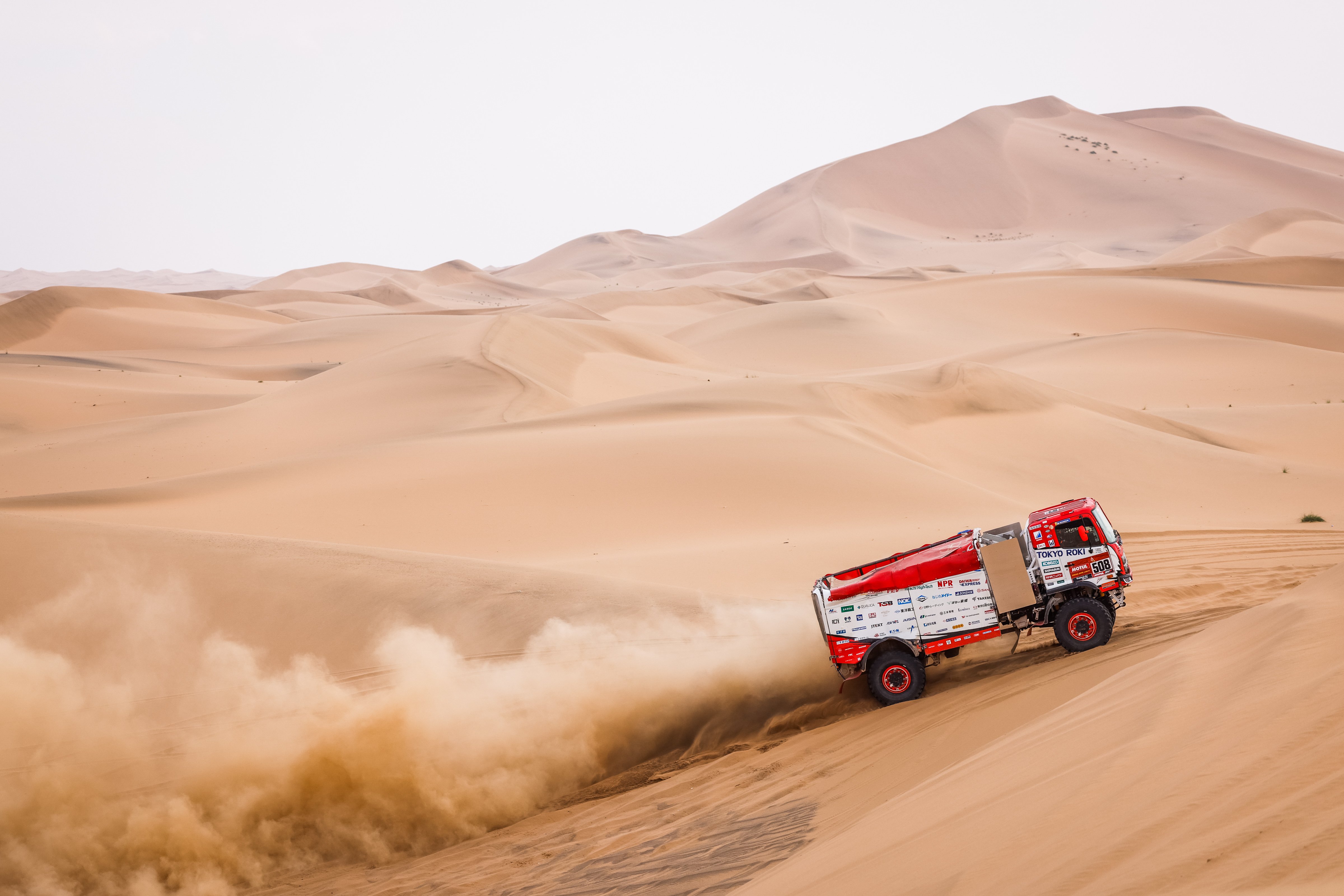 Грузовик HINO 500 в ралли «Дакар-2021»