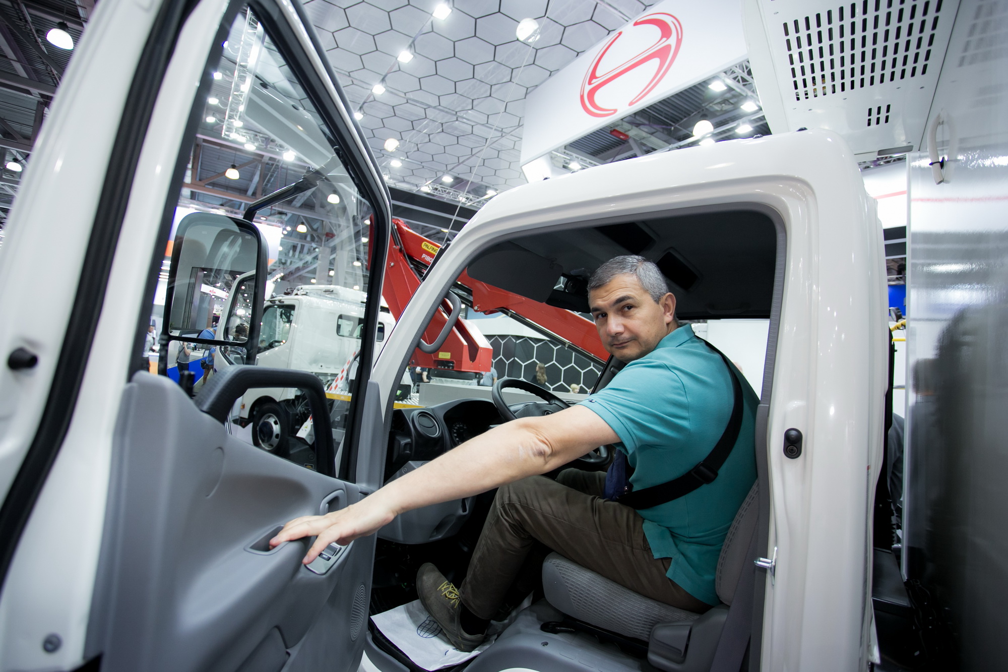 HINO на выставке COMTRANS 2019