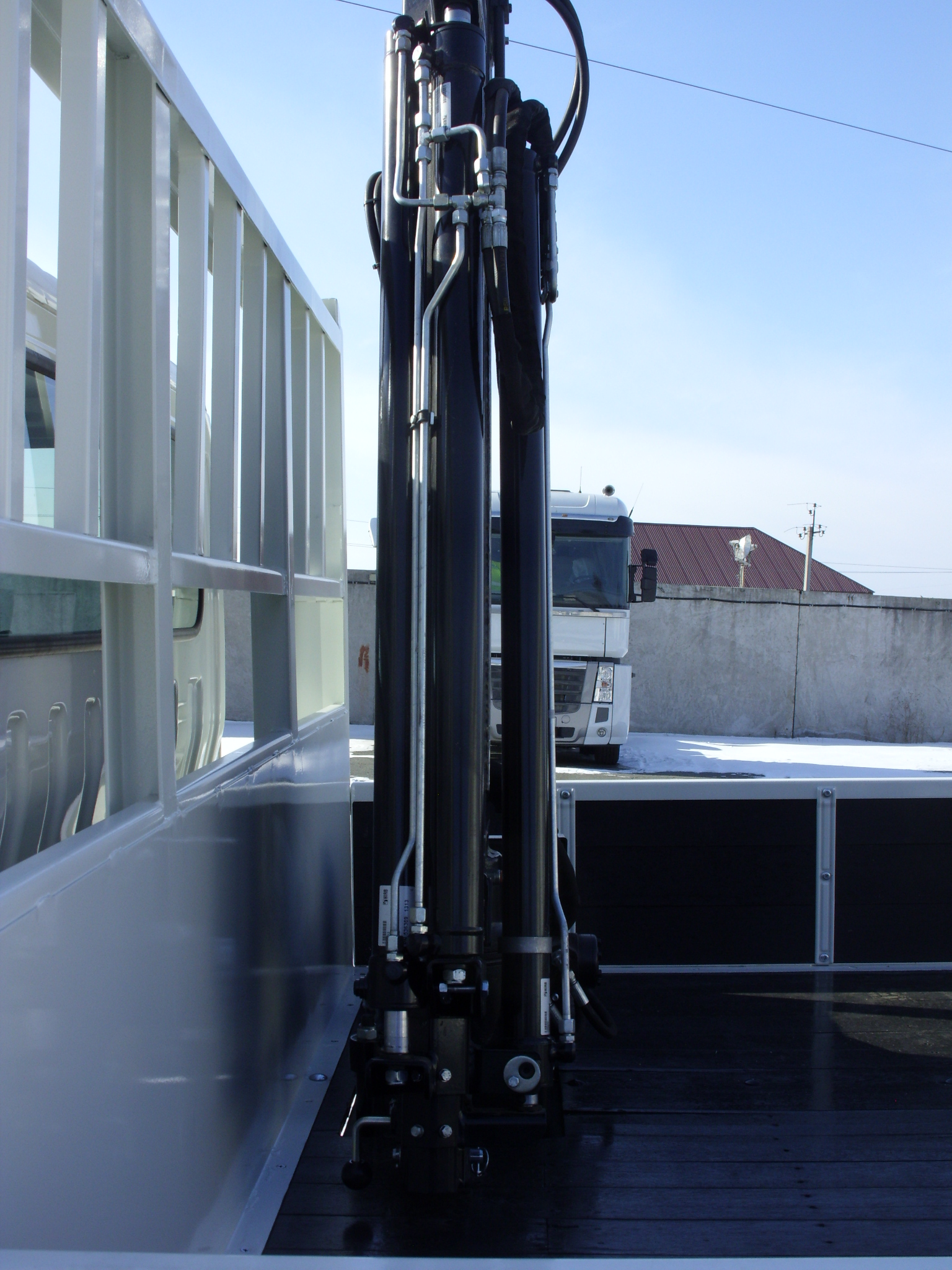 HINO с двойной кабиной для компании «Роснефть»