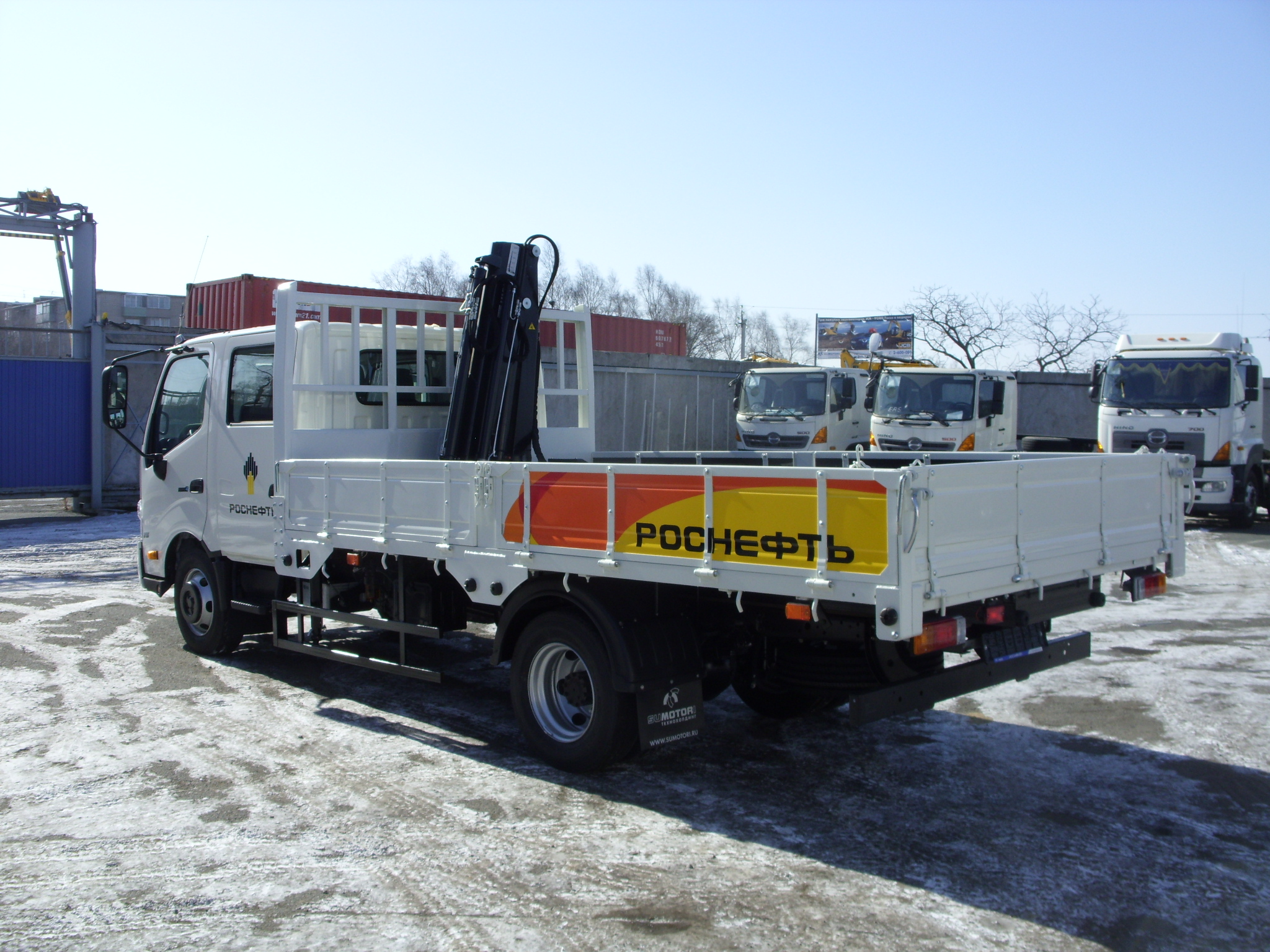 HINO с двойной кабиной для компании «Роснефть»