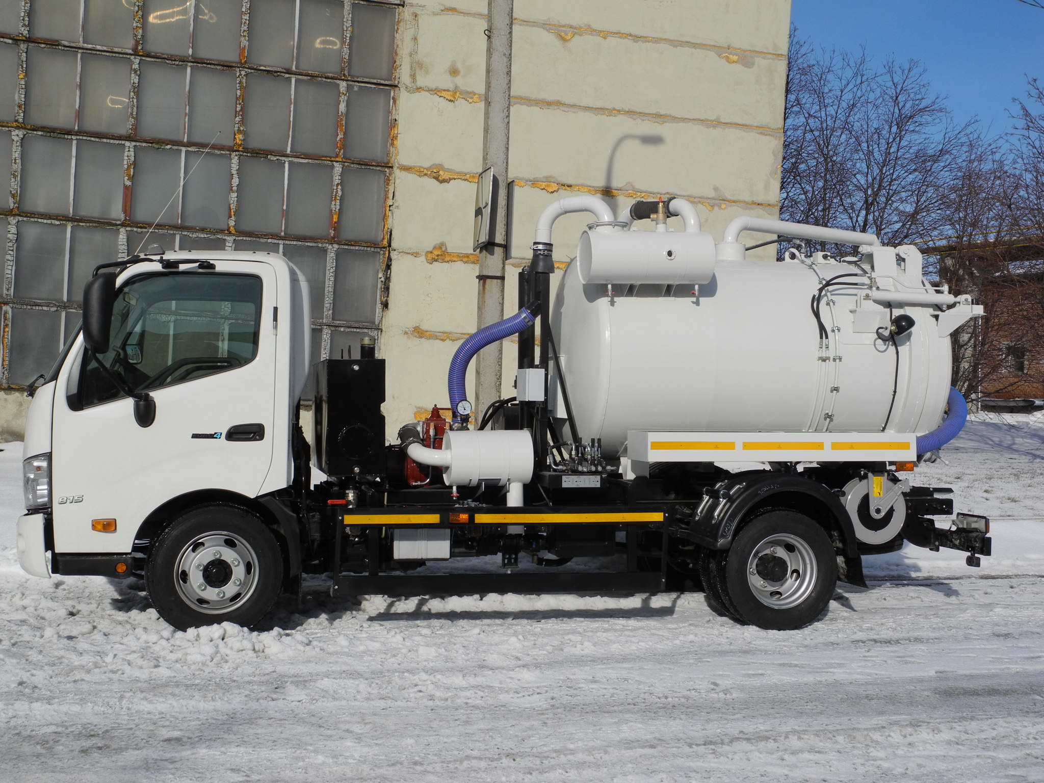 Илосос на базе шасси HINO 300