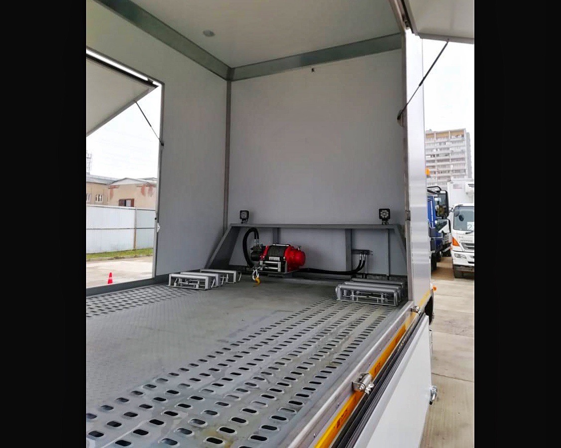 HINO 500 GD8JMUG для перевозки коллекционных автомобилей