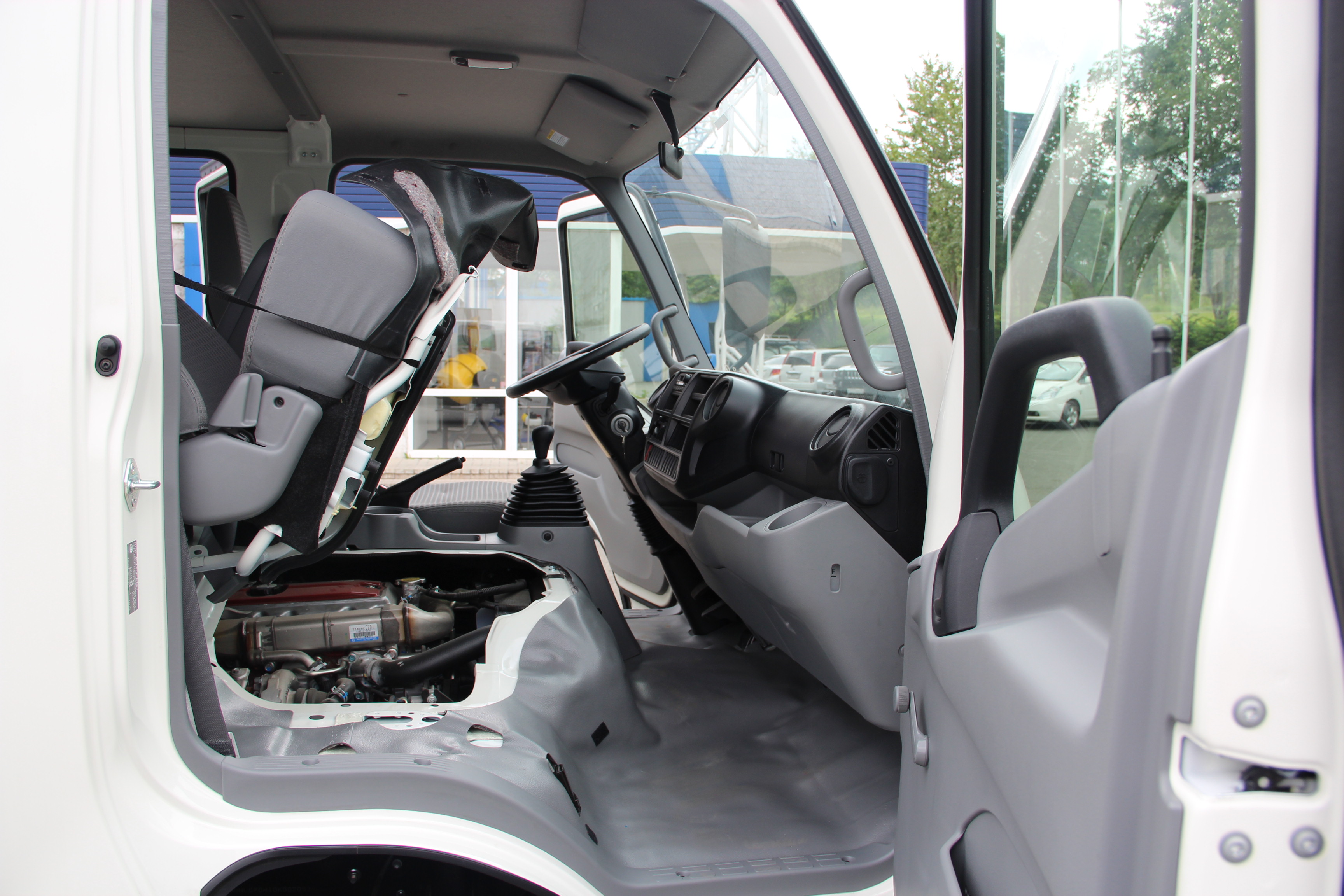 HINO с двойной кабиной для компании «Роснефть»