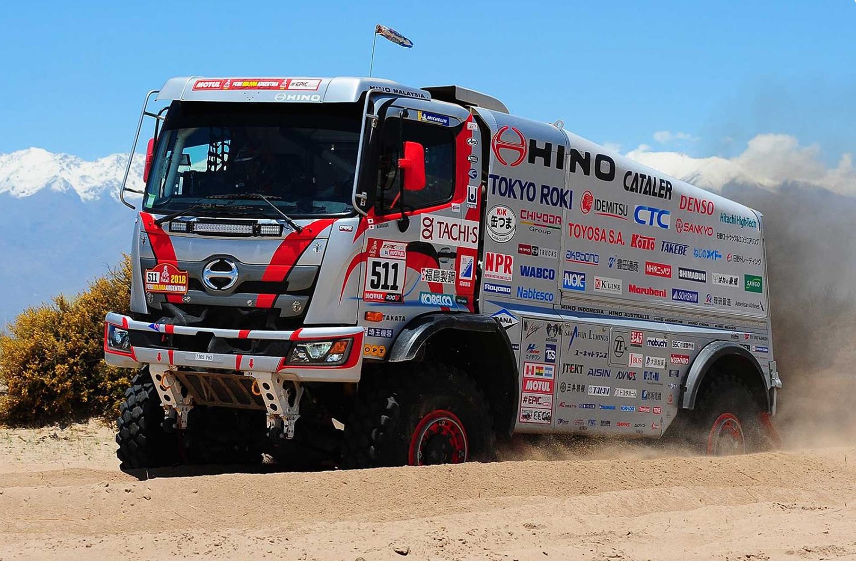 Новые заслуги! Hino Team Sugawara на ралли Дакар 2018.