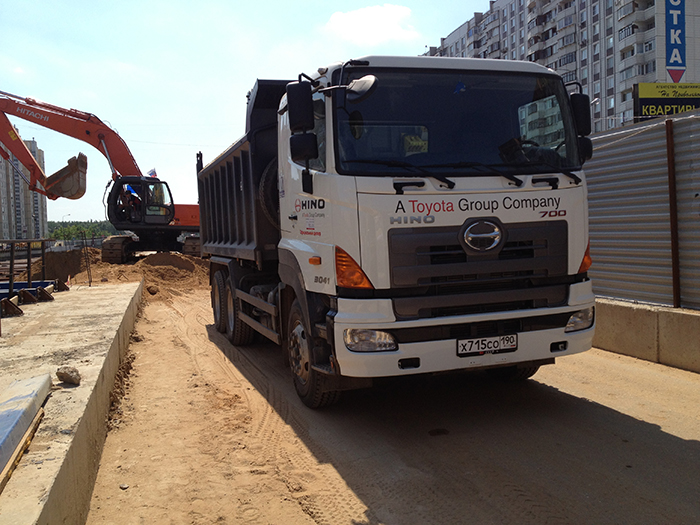 HINO «наводит мосты»