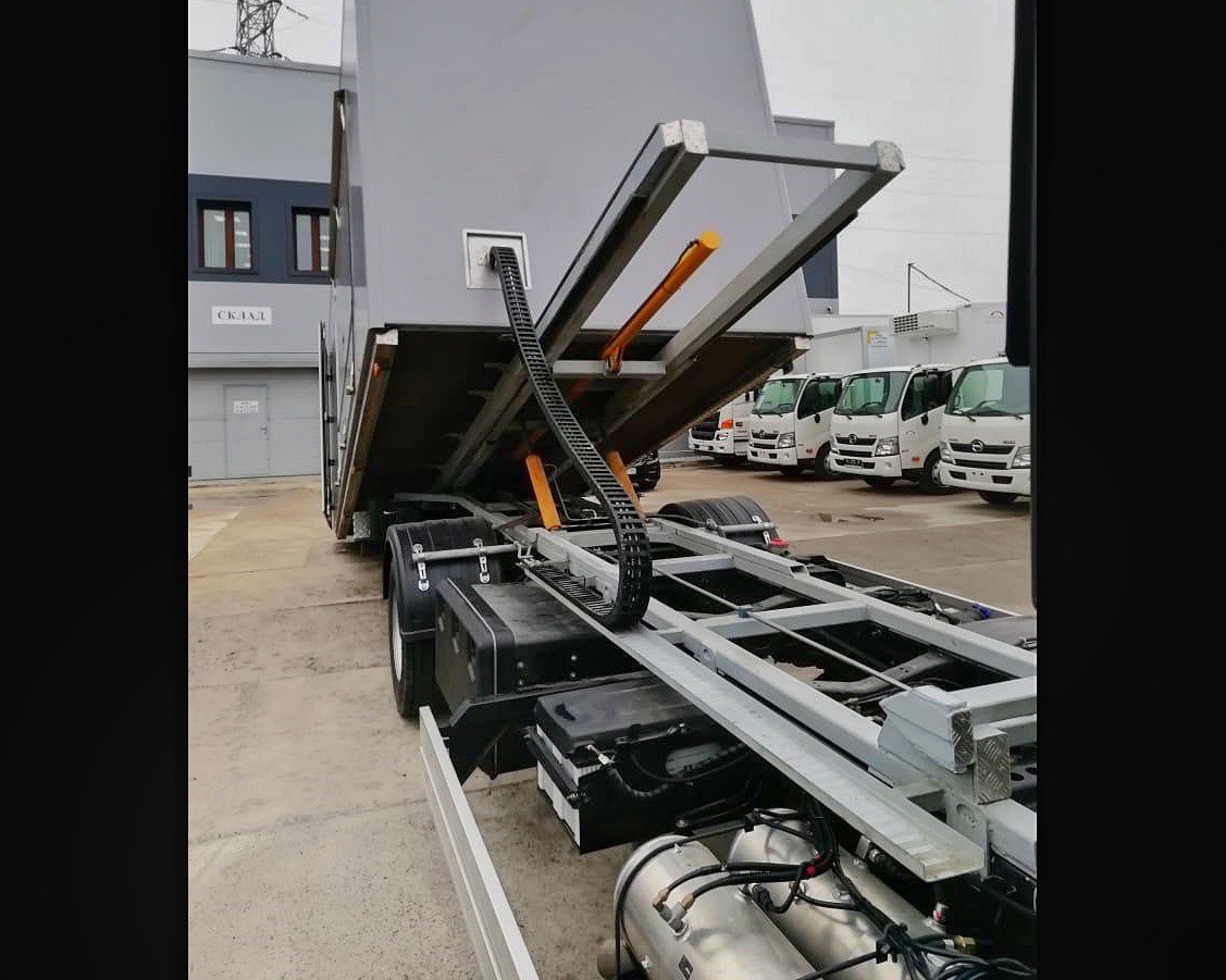 HINO 500 GD8JMUG для перевозки коллекционных автомобилей