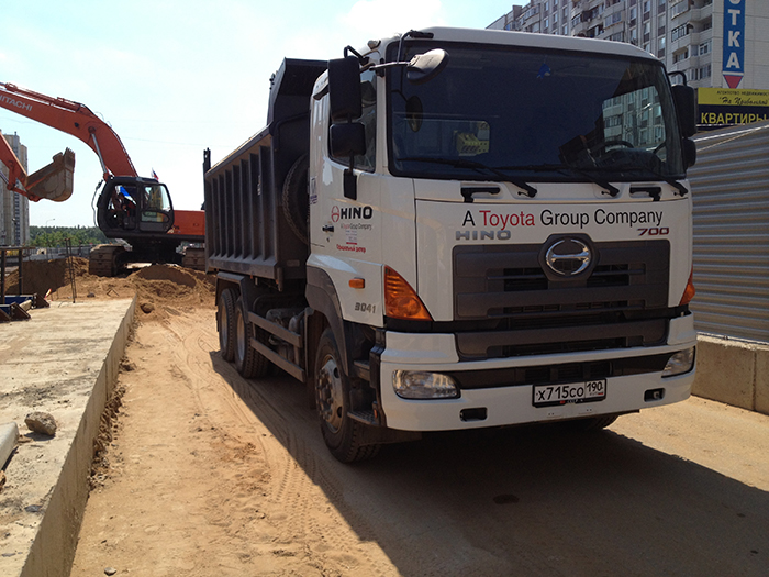 HINO «наводит мосты»