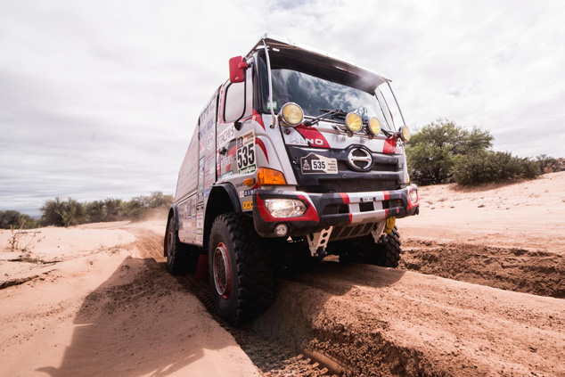 Успех команды HINO на «Дакаре-2017»