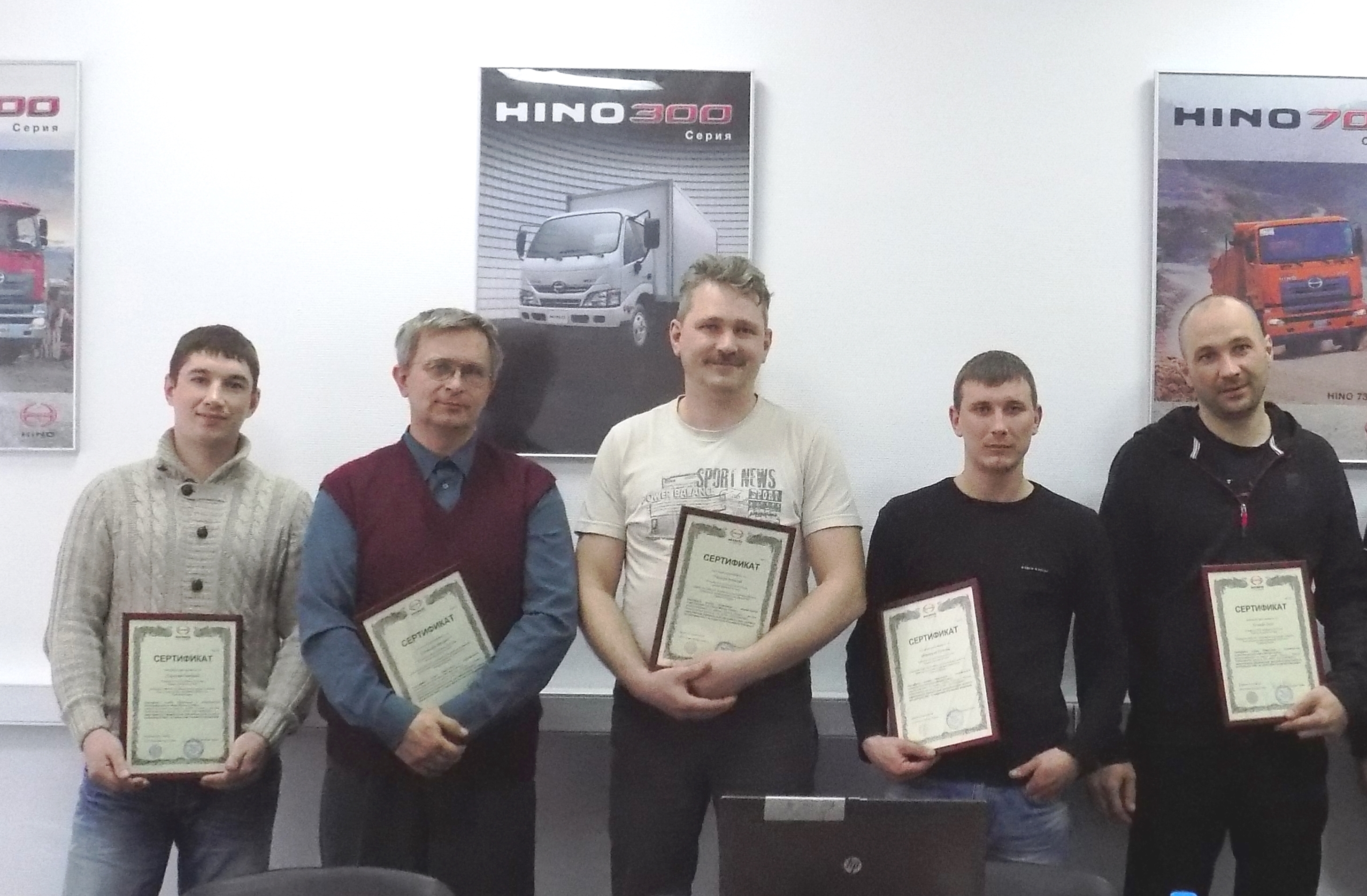 Тренинг для дилеров HINO: Двигатель J08E-UR