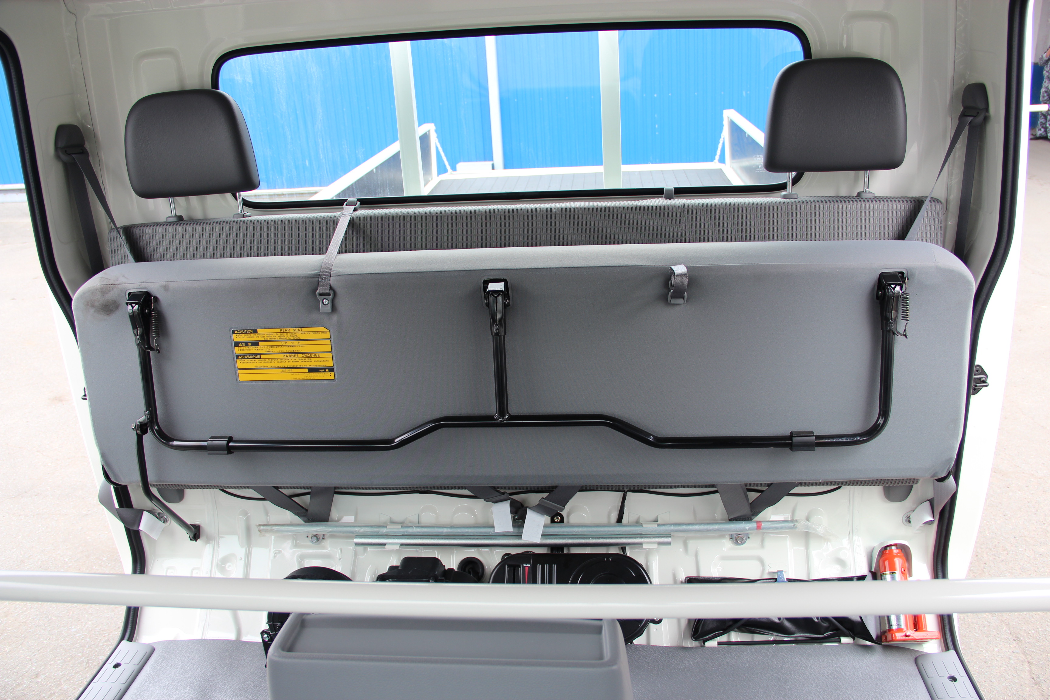 HINO с двойной кабиной для компании «Роснефть»