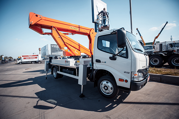 Фестиваль ретро техники «HINO Festival»