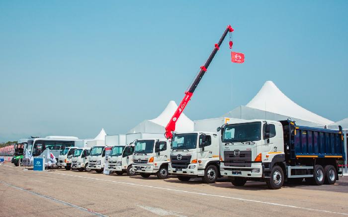 Автомобили Hino на международном автосалоне во Владивостоке