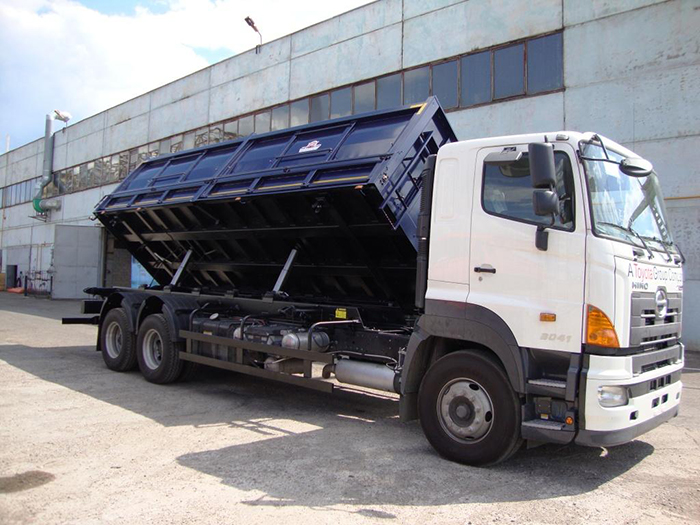 Зерновоз на базе шасси HINO Серия 700