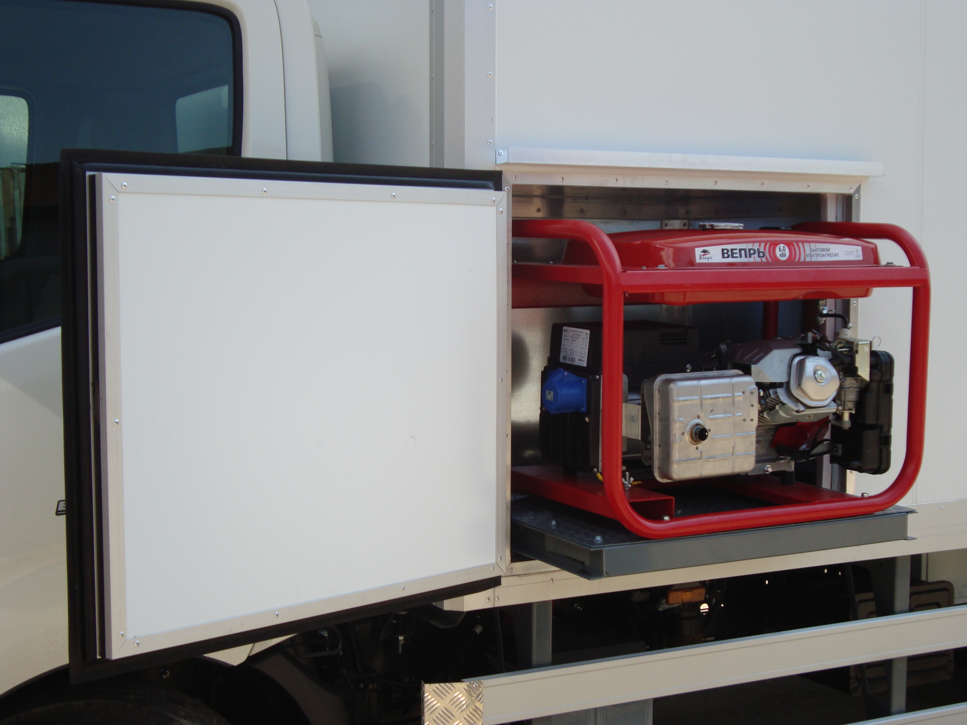 Автолавка HINO теперь в Сибири