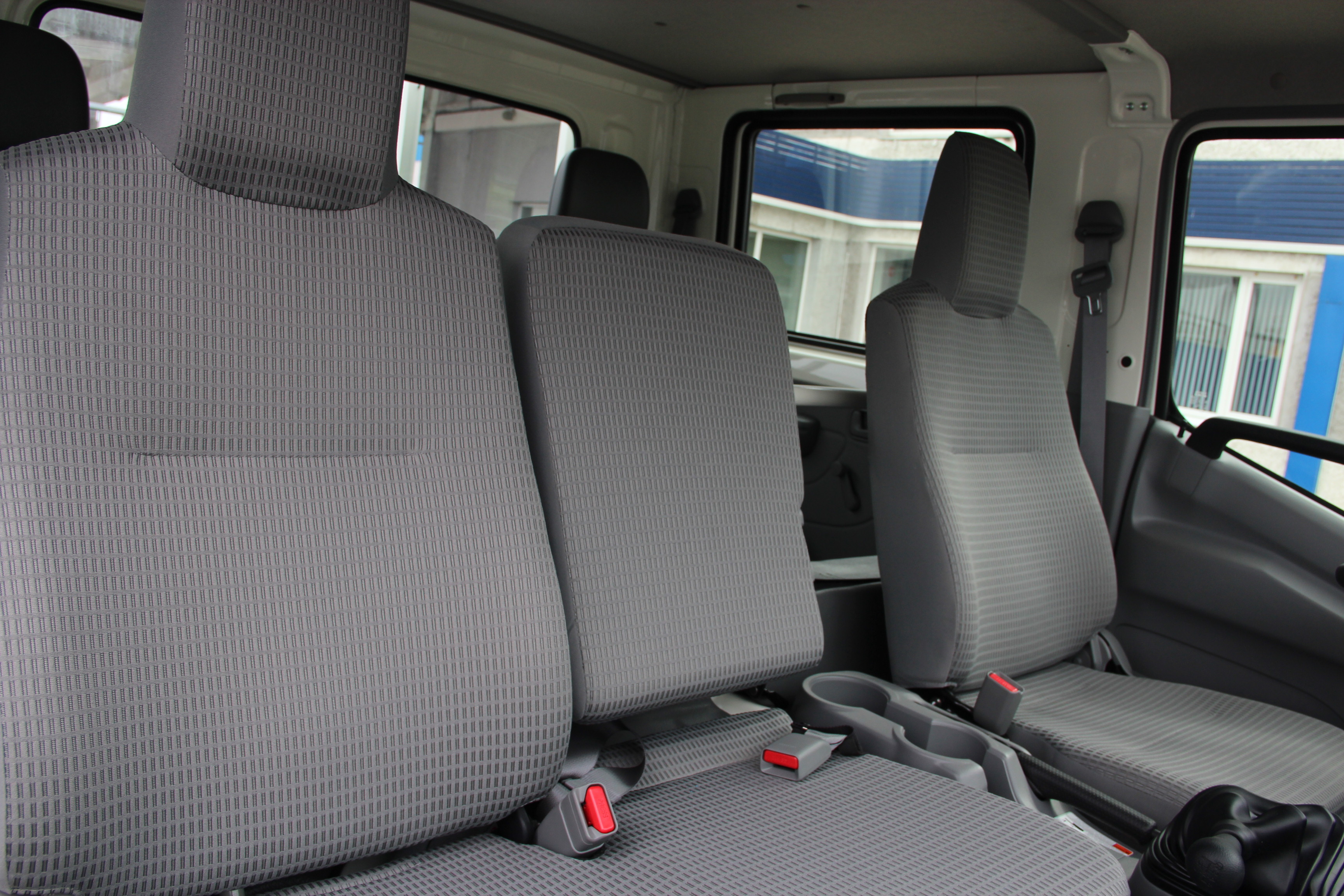 HINO с двойной кабиной для компании «Роснефть»