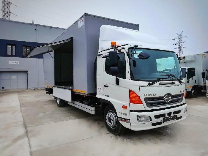 HINO 500 GD8JMUG для перевозки коллекционных автомобилей